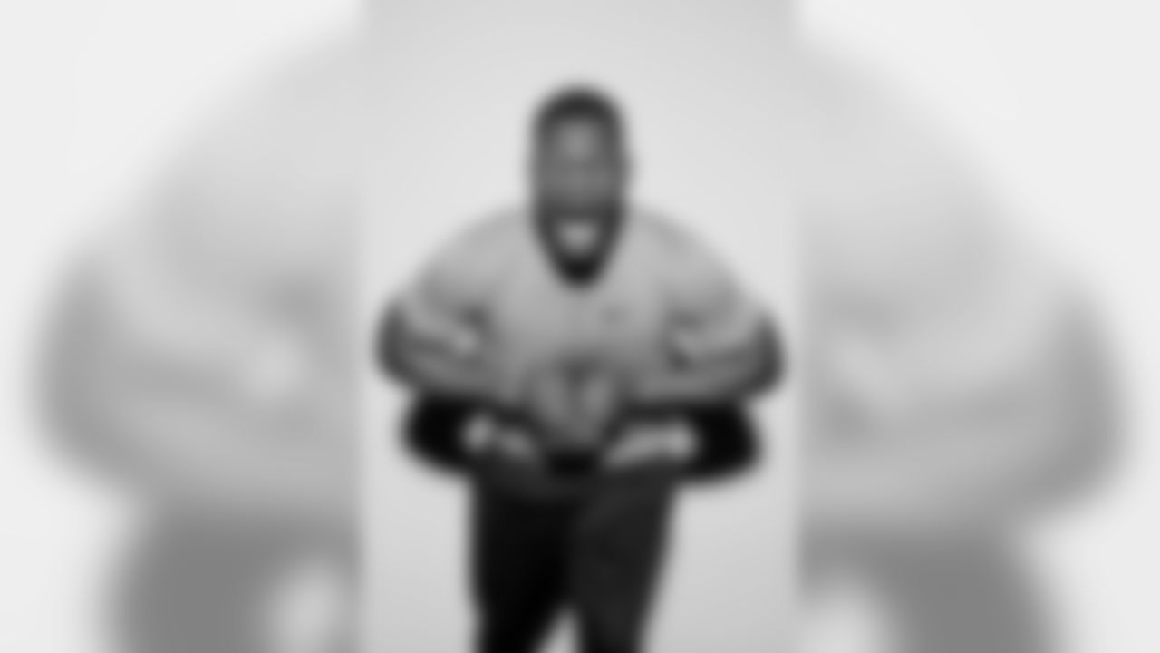 OLB Tyus Bowser