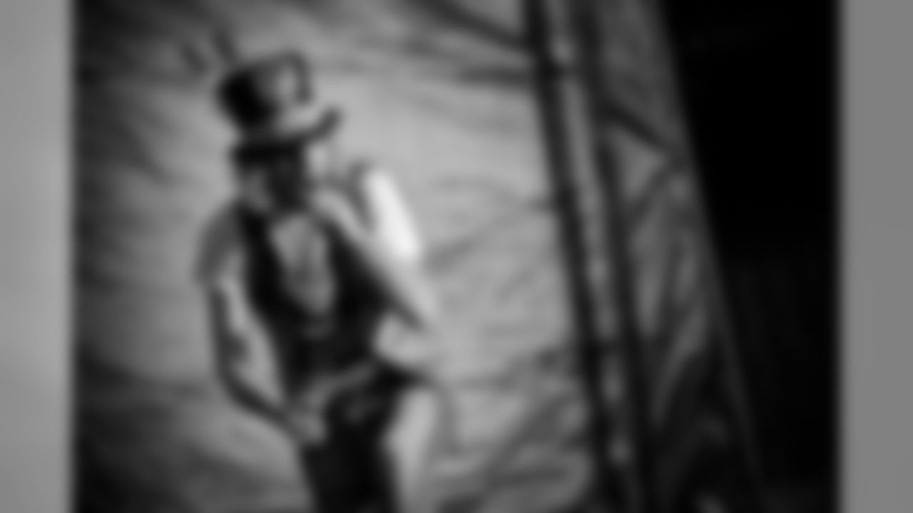 Kenny Chesney, Brooks and Dunn, Big and Rich, LeAnn Rimes and Gary Allan all performed on the Poets and Pirates Tour at M&T Bank Stadium May 10, 2008.