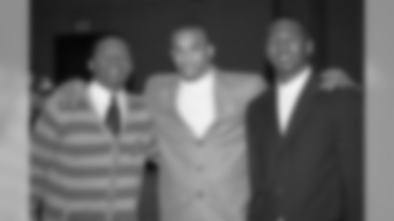 nickperry_27[Nick Perry]: Throwing it back to freshman year