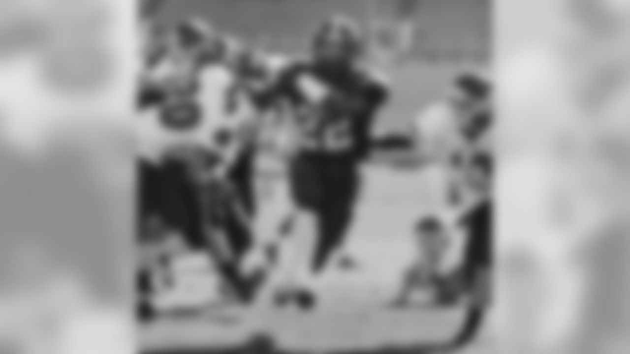 walknhitstick26[Matt Elam]: #ThowBike : DBlock, 09 state championship days, running the pig skin..! #MrFlorida