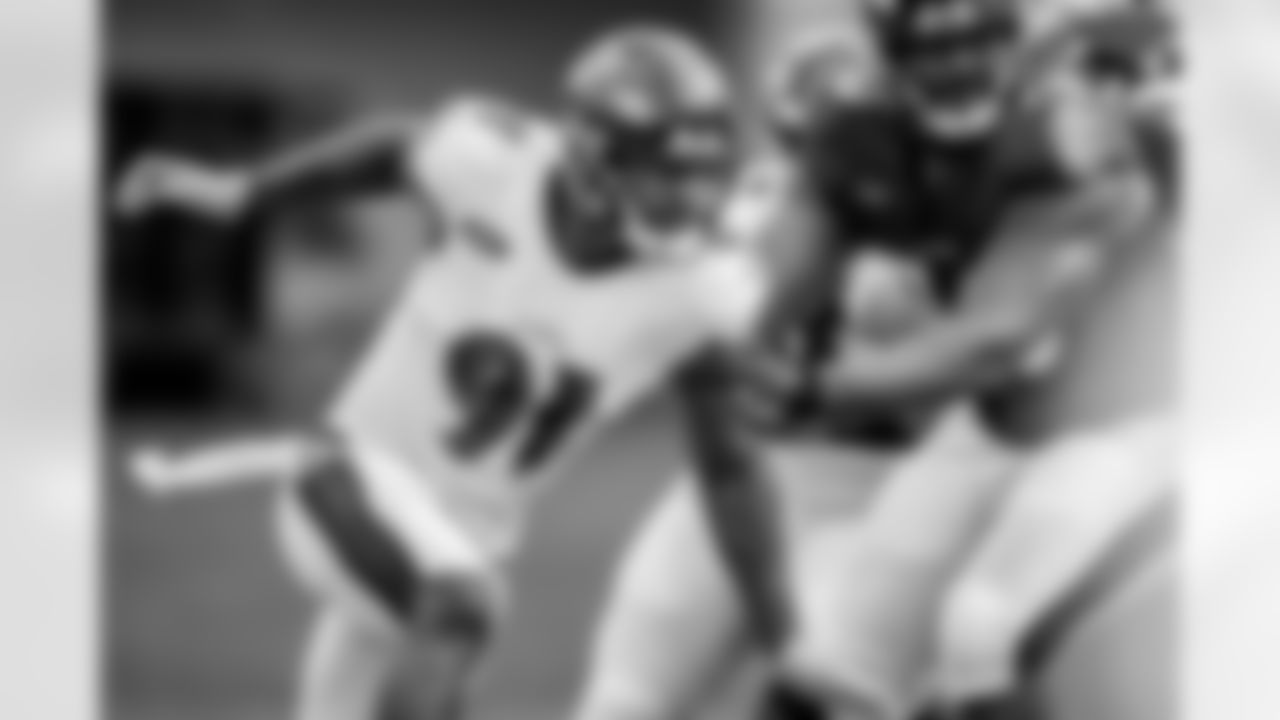DE Yannick Ngakoue and G DJ Fluker
