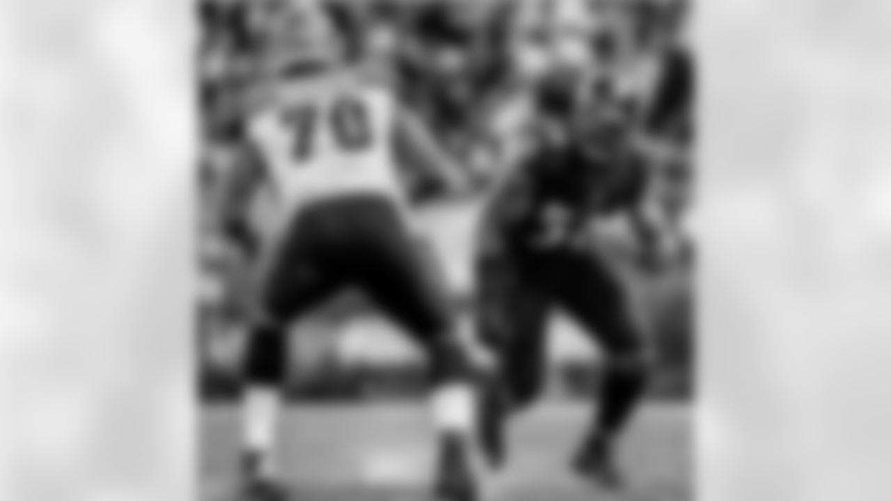 elvis.dumervil [Elvis Dumervil]: Awesome to be nominated for clutch performer of the week by the @nfl. Let's win this #RavensFlock!