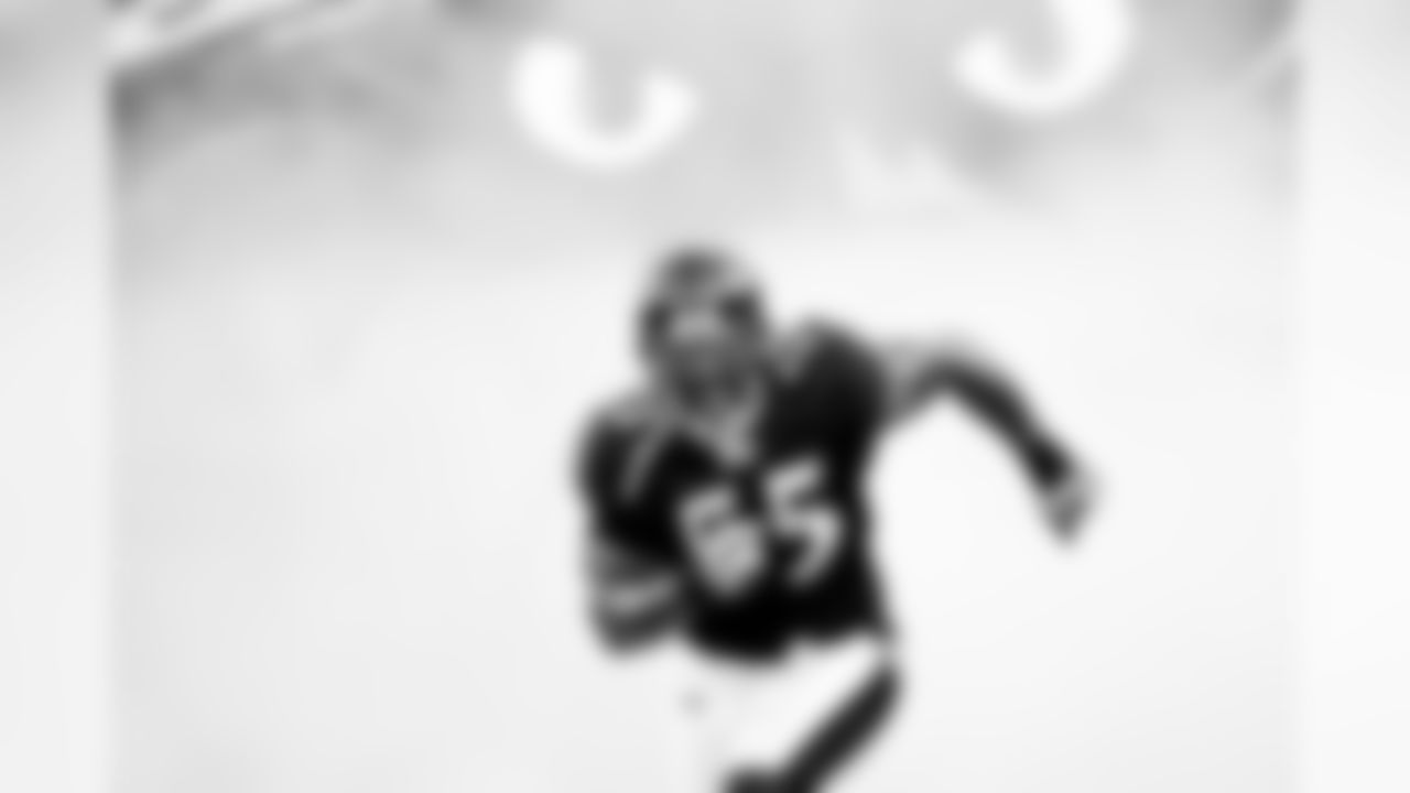suggs122009sh01