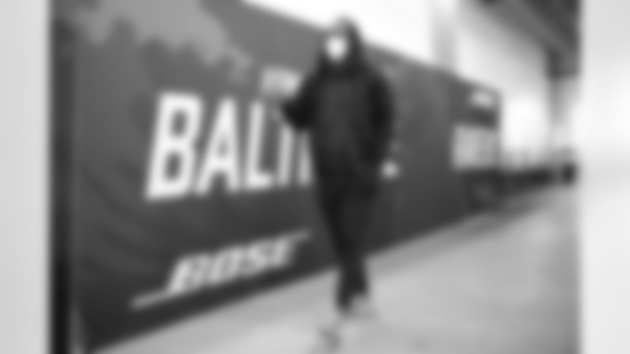 LB Josh Bynes