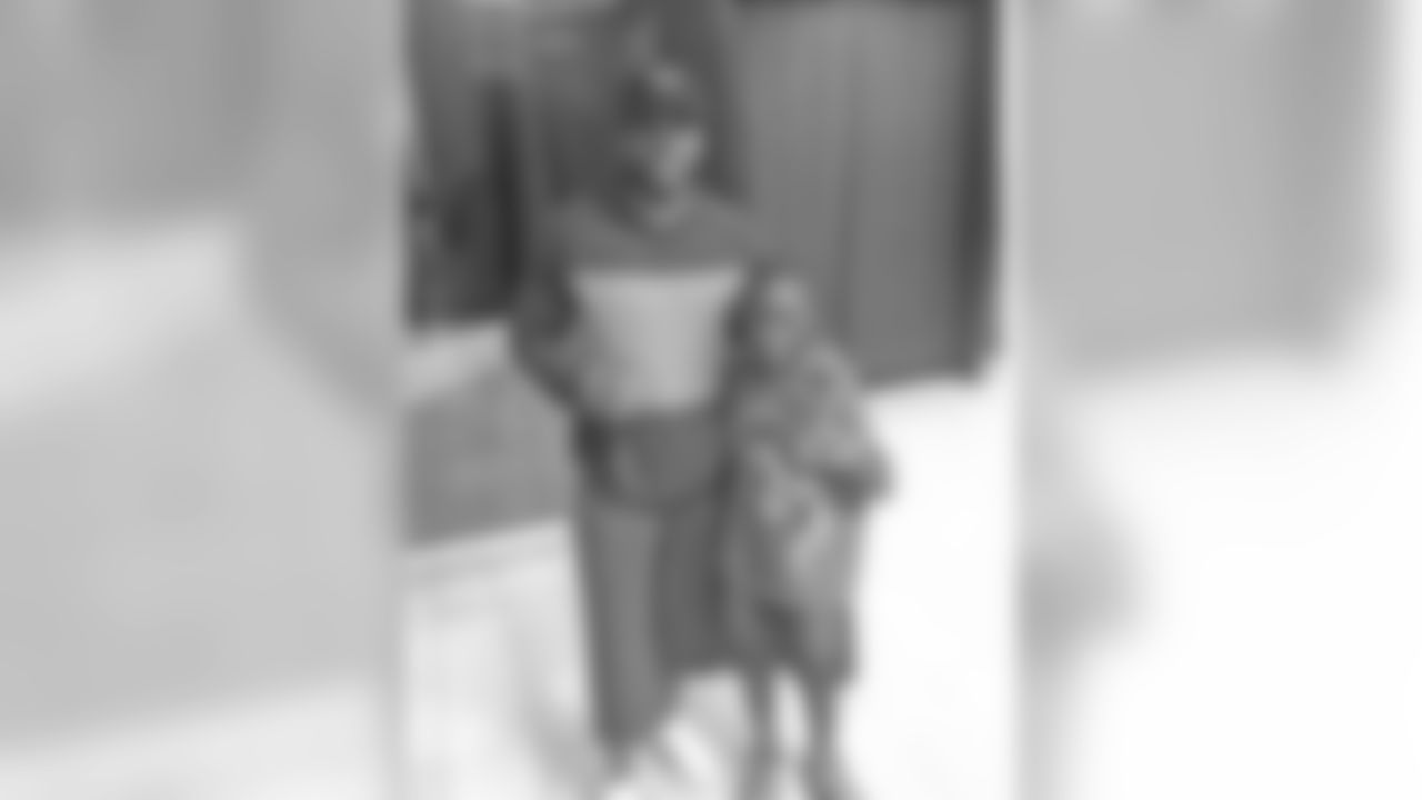 gshepp_33 [Gerrard Sheppard]: Got a call that a kids dad passed away, and the only thing that he asked for after that was to meet me. Within the same breathe, I said Of course. Meeting this kid, and hearing him sound so happy and bubbly made it hard for me to fight back tears. I couldn't say or do enough to try and make lil mans day. But what I did give him, is my number and my word that if he called, I would be there, I don't care if it's 3am. I feel honored and blessed to be on someone's heart and mind in time of need. Moral of the story, give some one a reason to smile man. No matter the age, we all need it. Much love IG.