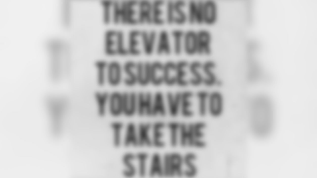 334upshaw41 [Courtney Upshaw]