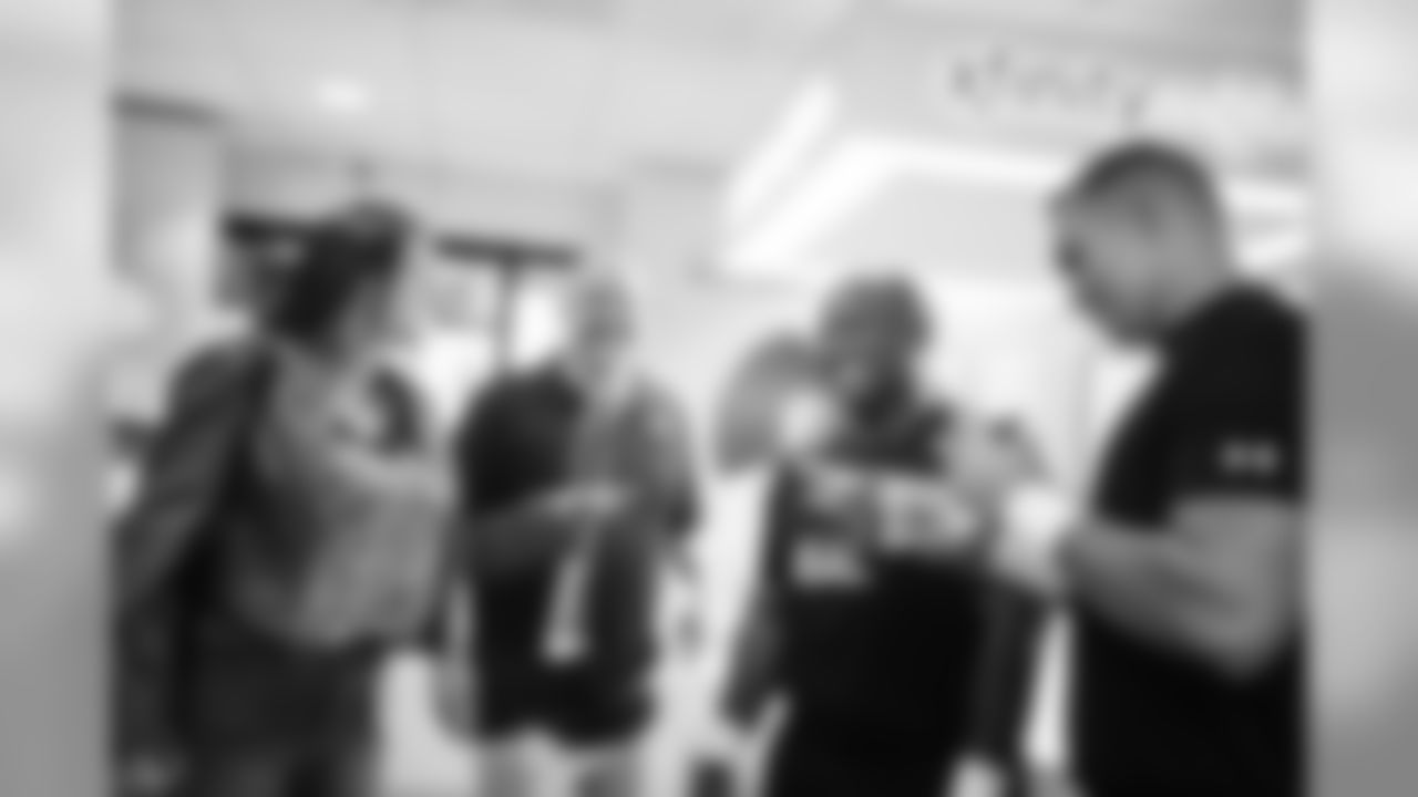 October 21, 2018
The Baltimore Ravens Purple Caravan visited the Xfinity store in White Marsh and then to the White Marsh Mall.