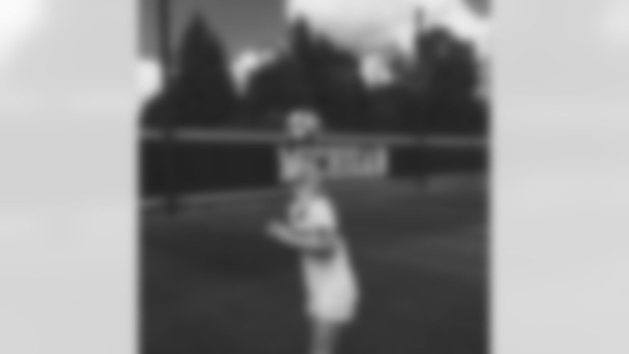 brennenbeyer [Brennen Beyer]: 'Heading' home to watch this foxy forward. #GetLive25 #ncaatournament