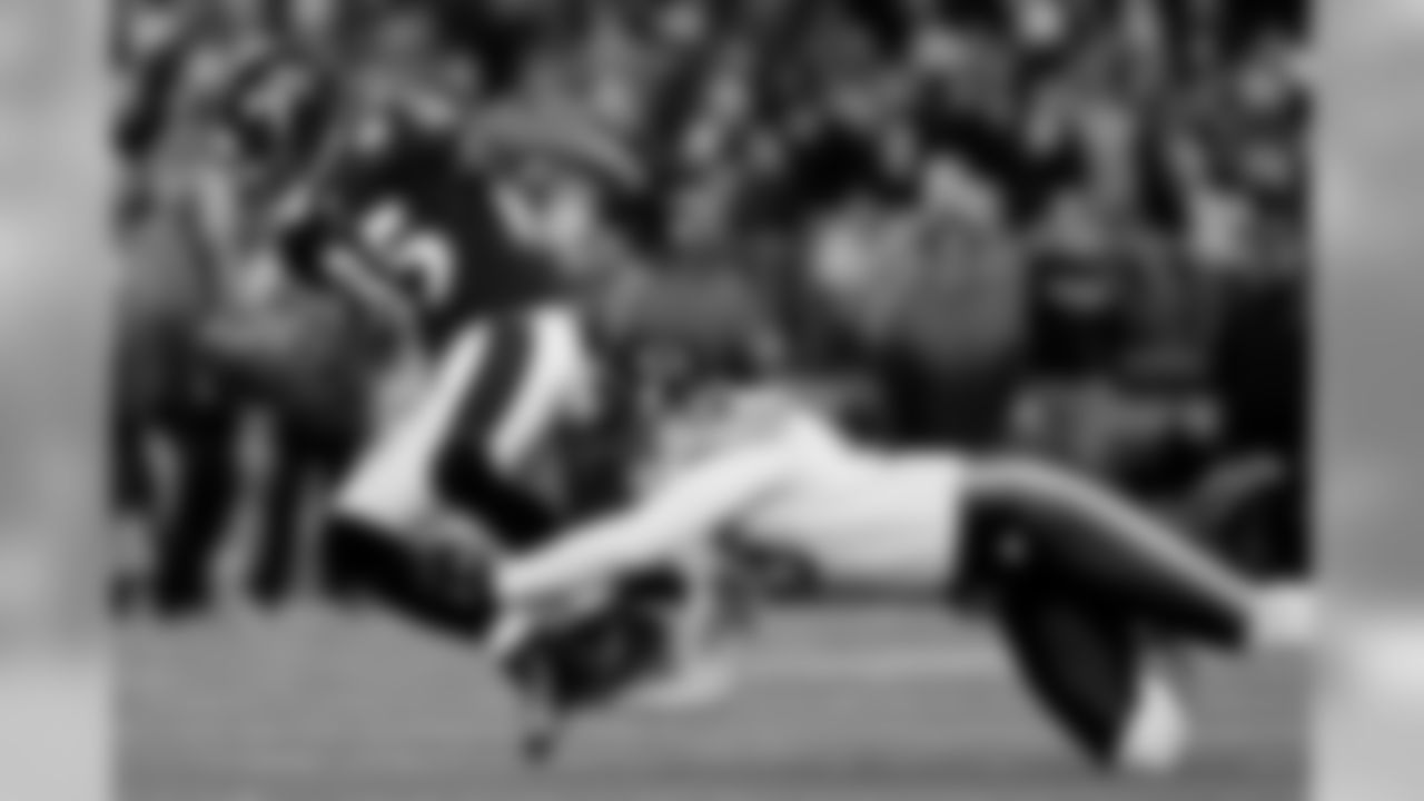 Images from the Ravens' 31-7 win over the visiting Chicago Bears in Week 15. The Ravens took an early lead in the snow-delayed game and never looked back as quarterback Joe Flacco threw four touchdowns and the defense didn't allow a Chicago score.