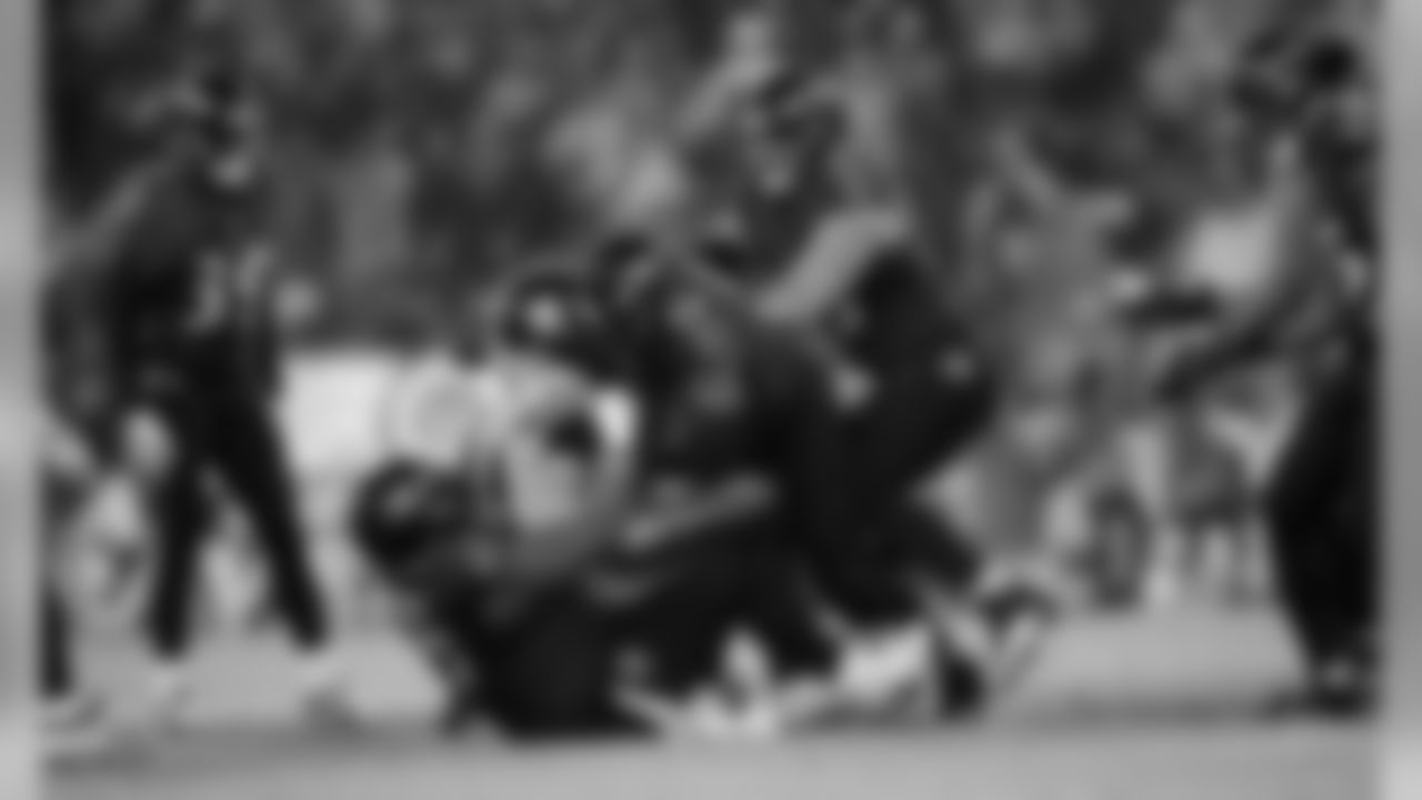 DT Michael Pierce, ILB Patrick Onwuasor