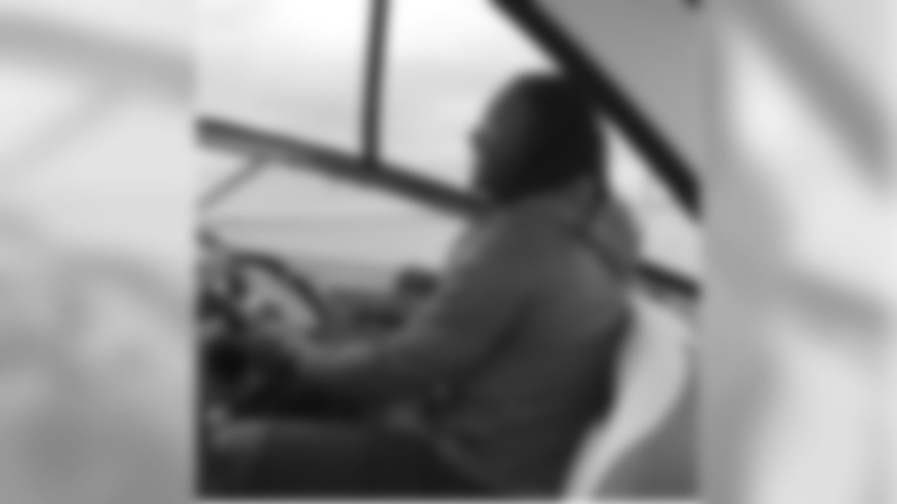 zsmith94 [ Za'Darius Smith ] "Step outside of your comfort zone and ENJOY LIFE!" ~ Captain Z