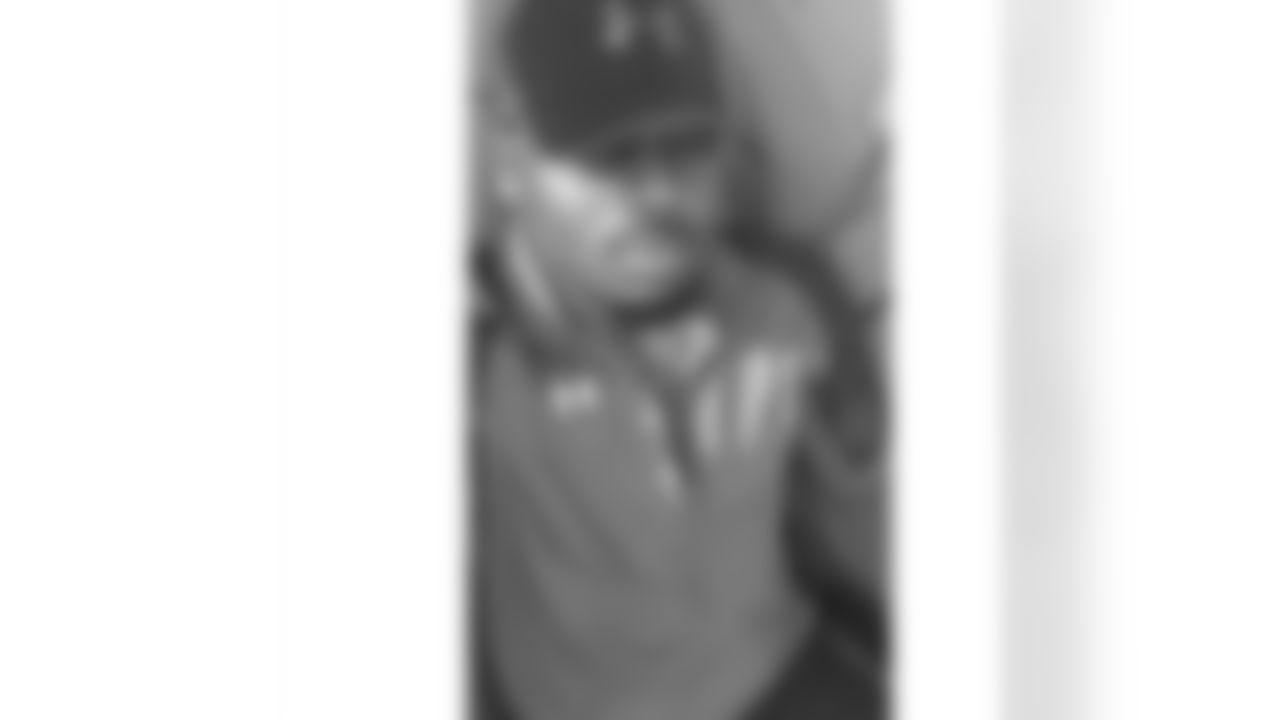 terrancewestbwi [Terrance West]: I'm so groovy, I got power.........#TeamUA