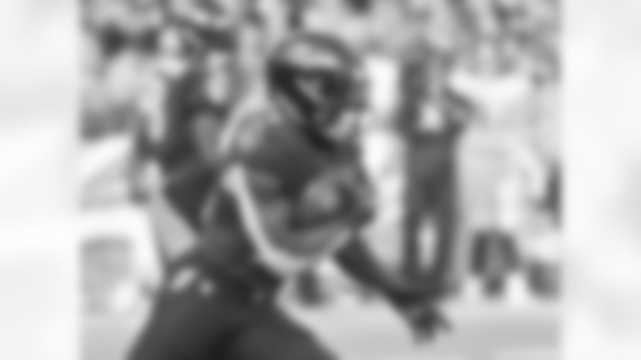 OLB Tyus Bowser