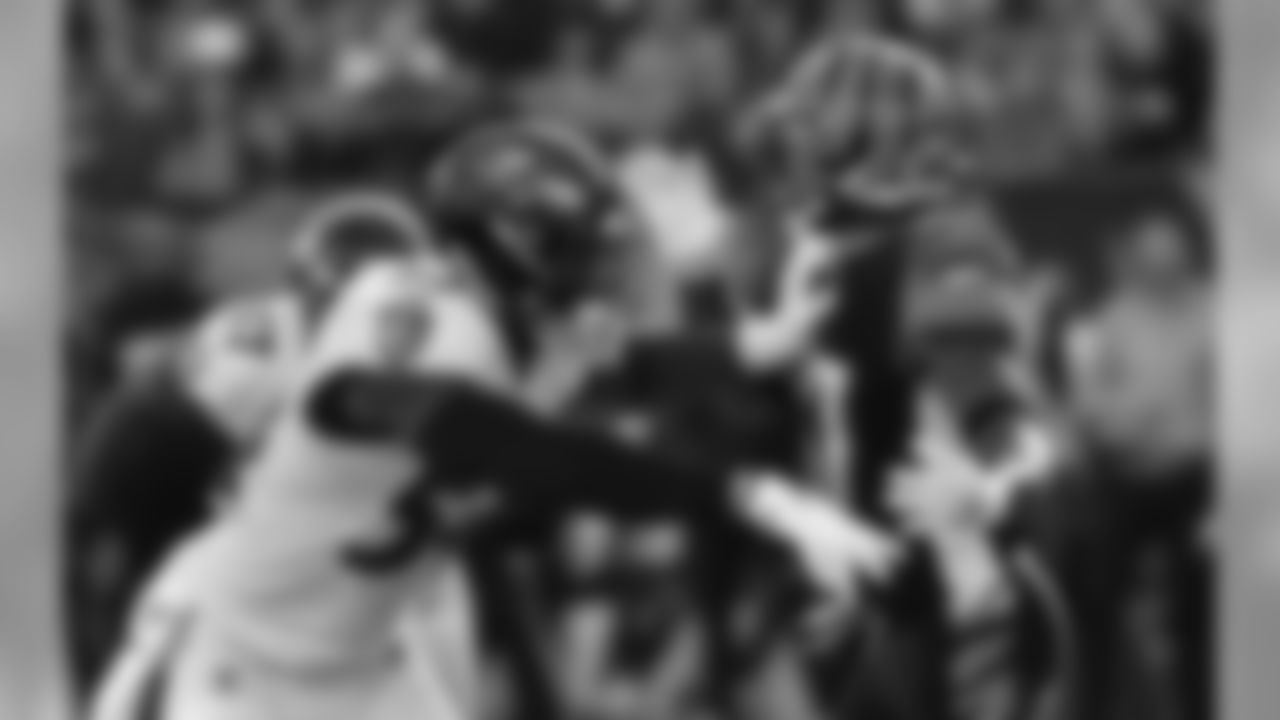 OLB Tyus Bowser
