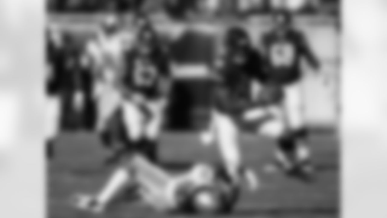 A strength of the Bears passing game is the big targets they have on the edge in wide receivers Brandon Marshall and Alshon Jeffery. The duo has combined to catch 107 passes for 1,521 yards and 11 touchdowns through the first nine games, the best marks in the NFL for a pair of receivers. Part of the advantage for Marshall (6-foot-4, 230 pounds) and Jeffery (6-3, 216) is they have a distinct size advantage over most defenders, and that will be a challenge for the Ravens secondary.