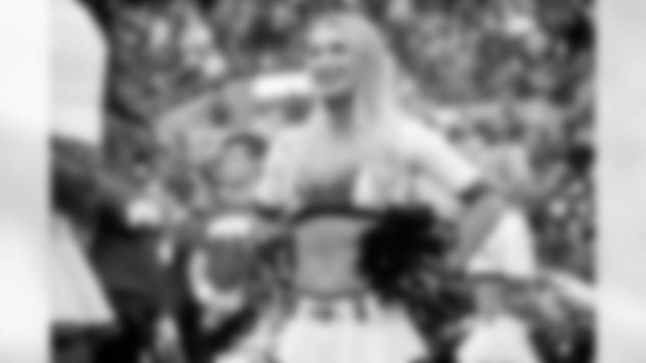 CHEER_VS_BILLS-109
