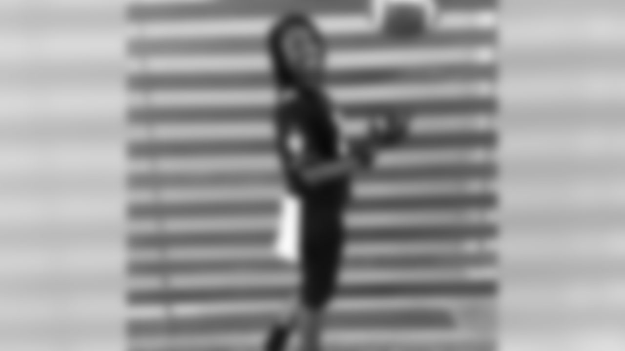 lwebb21[Lardarius Webb]: @iamkatiej rocking that 21!! #celebrityday