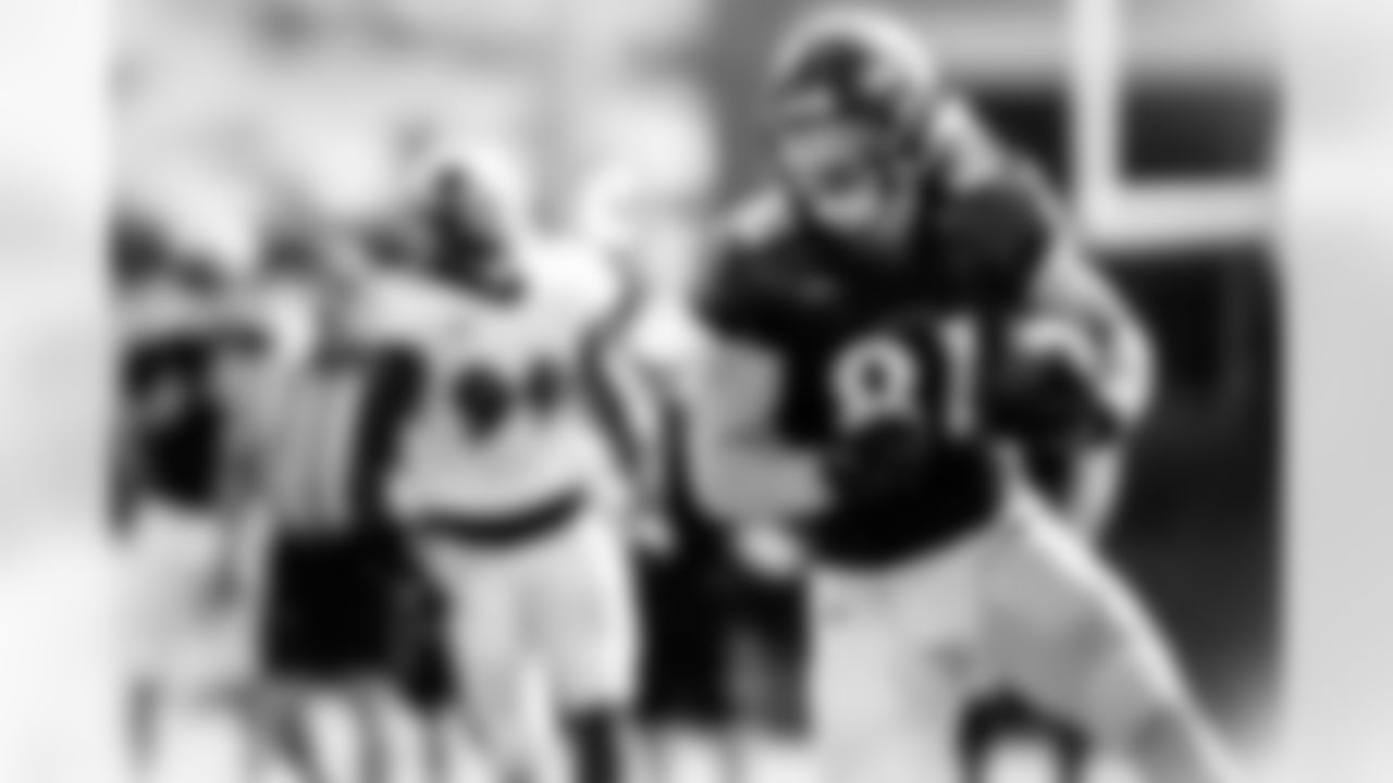 TE Hayden Hurst