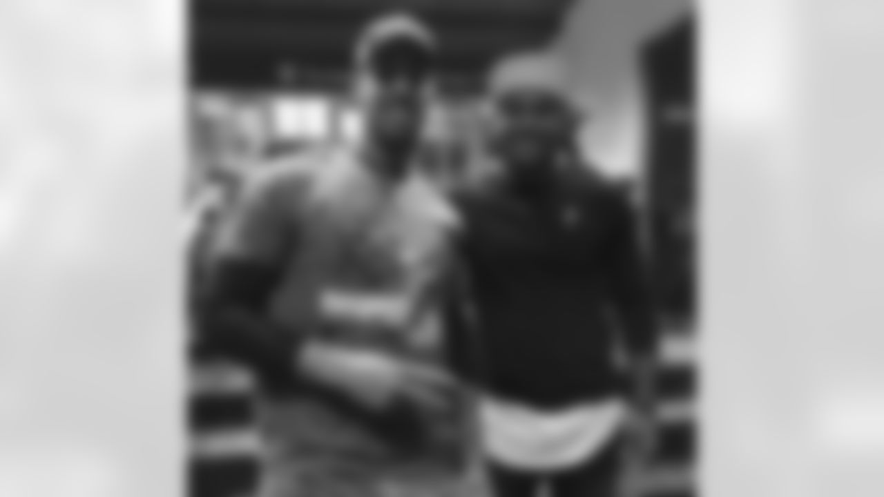 crockettgillmore[Crockett Gillmore]: The most respect for this great man (Steve Smith Sr) #89 #RavenNation #purpleevening #iceupson #Respect