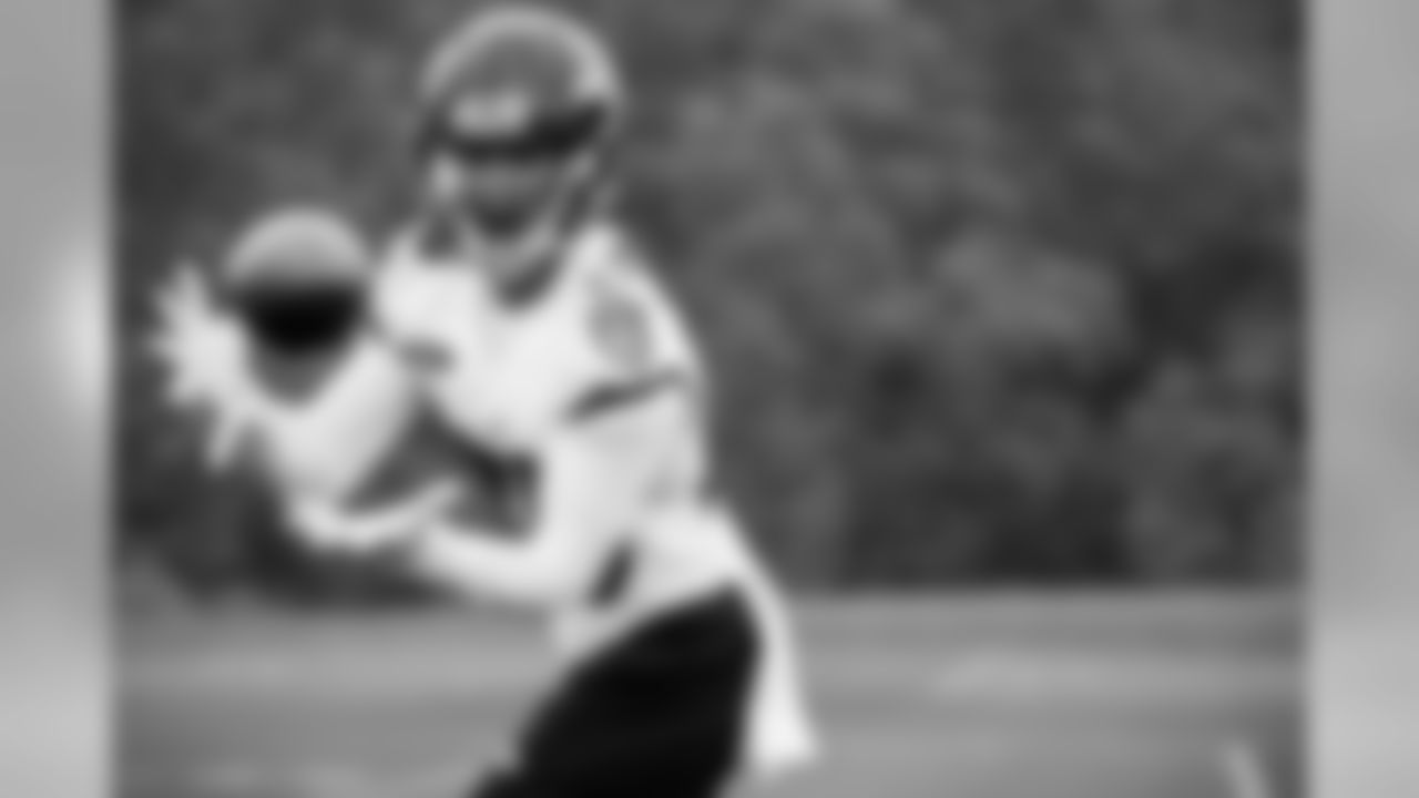 CB Anthony Averett