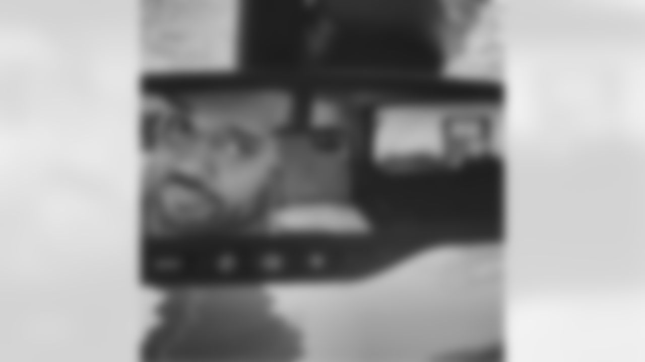 chriscanty99 [Chris Canty]: That face you make when you get in the car to go somewhere and it's 5 degrees outside.... #prayedforthecartostart #needabiggergarage