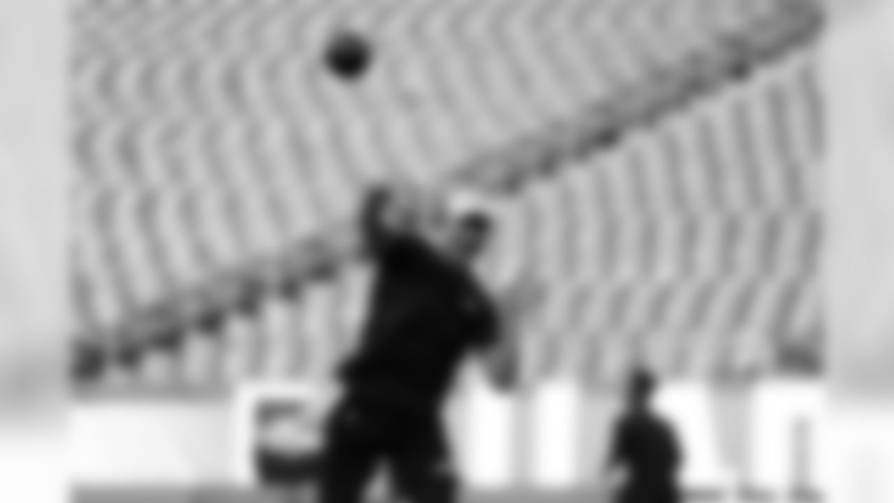 Philadelphia Eagles' Josh McCown warms up before a preseason NFL football game against the Baltimore Ravens, Thursday, Aug. 22, 2019, in Philadelphia. (AP Photo/Michael Perez)