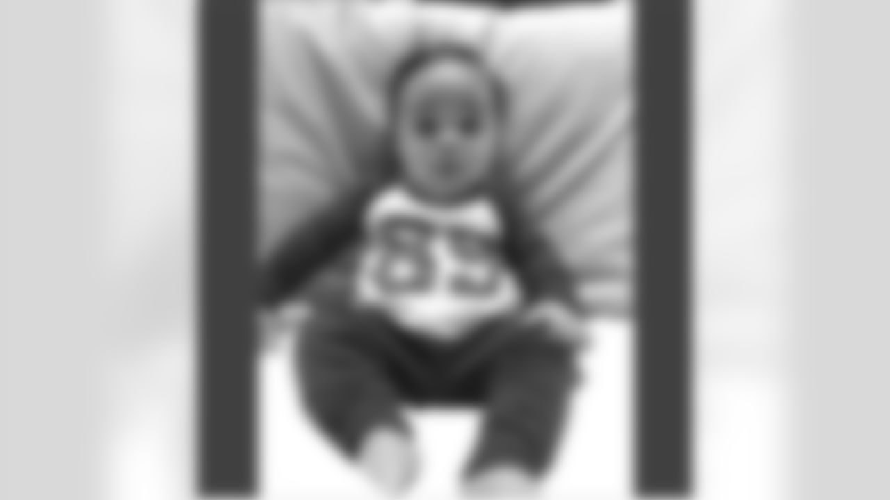 aceandsmitty[Steve Smith Sr.]: Deuce is going to be that dude!! 3 months but wearing 6-12 month #Stevesmithjr #blessed