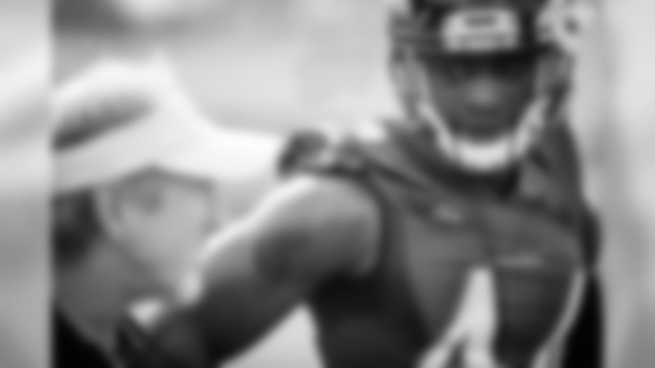 RB Mark Thompson