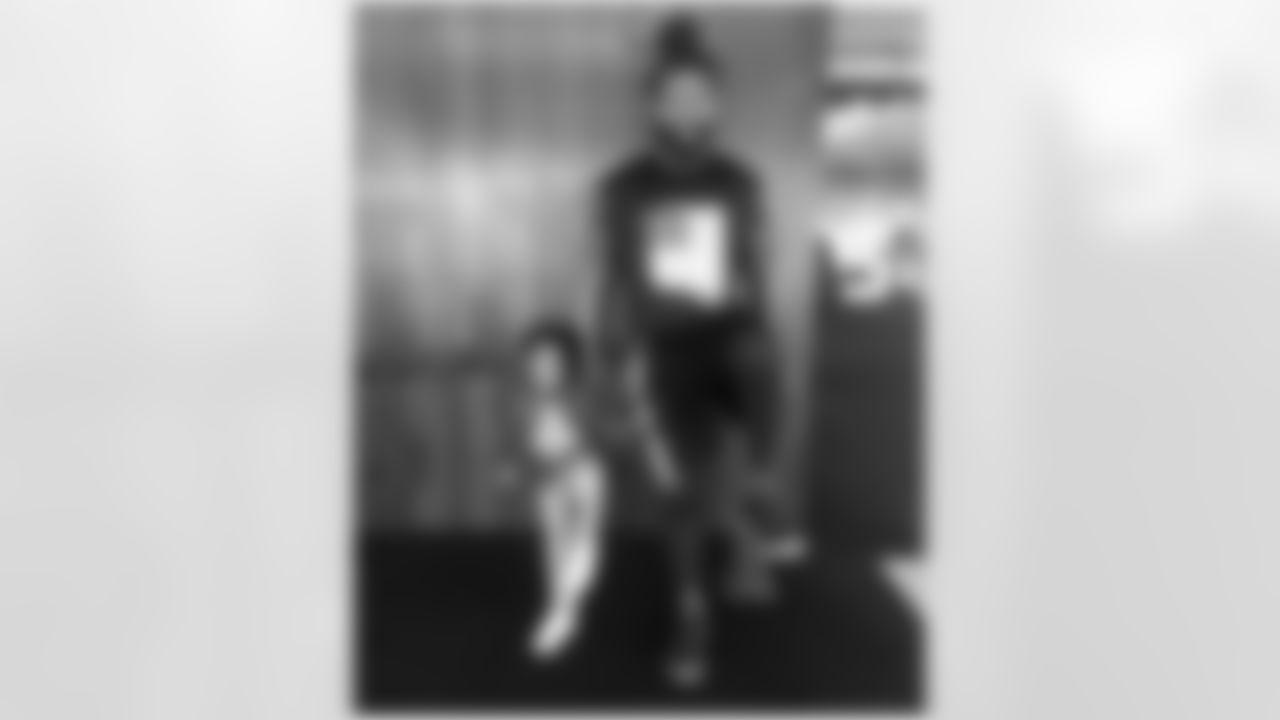 zsmith94 [Za'Darius Smith] Guess who's working out with daddy today!!#ravensnation