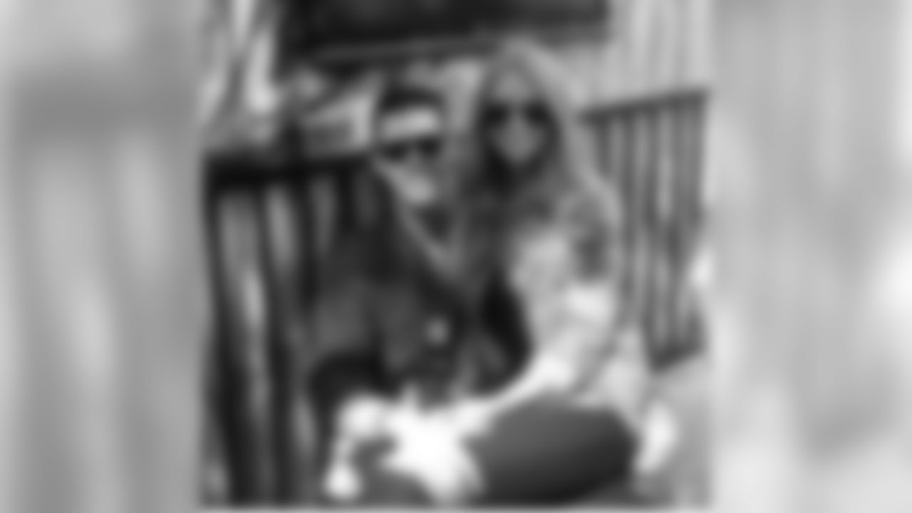 jtuck9[Justin Tucker]:Watching some baseball and boiling some crawfish w/ my wife :) #OpeningDay