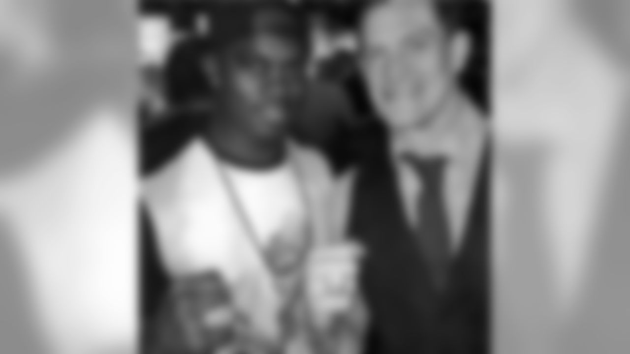 diggz32 [James Ihedigbo]: Rings Recognize Rings ... Former teammate an good friend @weatherford5 #champs #espnparty #nyc #nycnights #Ravens #Gmen