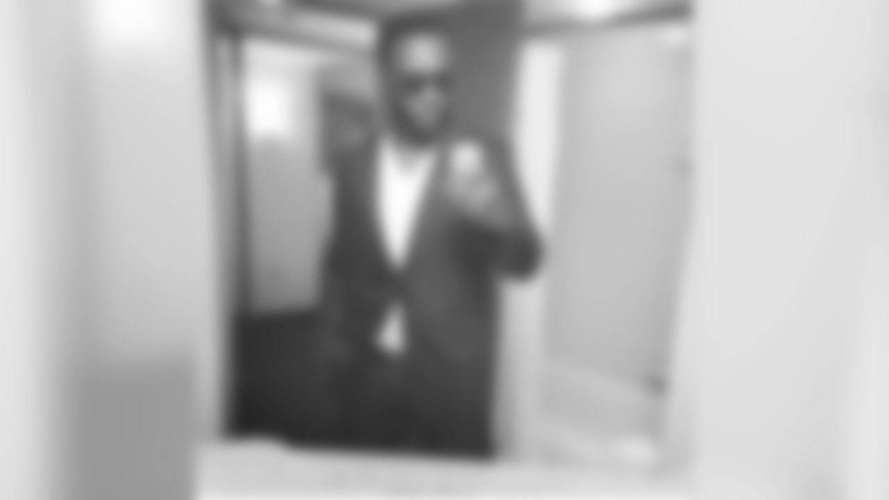 bp_30[Bernard Pierce]:May play a dirty game but I clean up nice