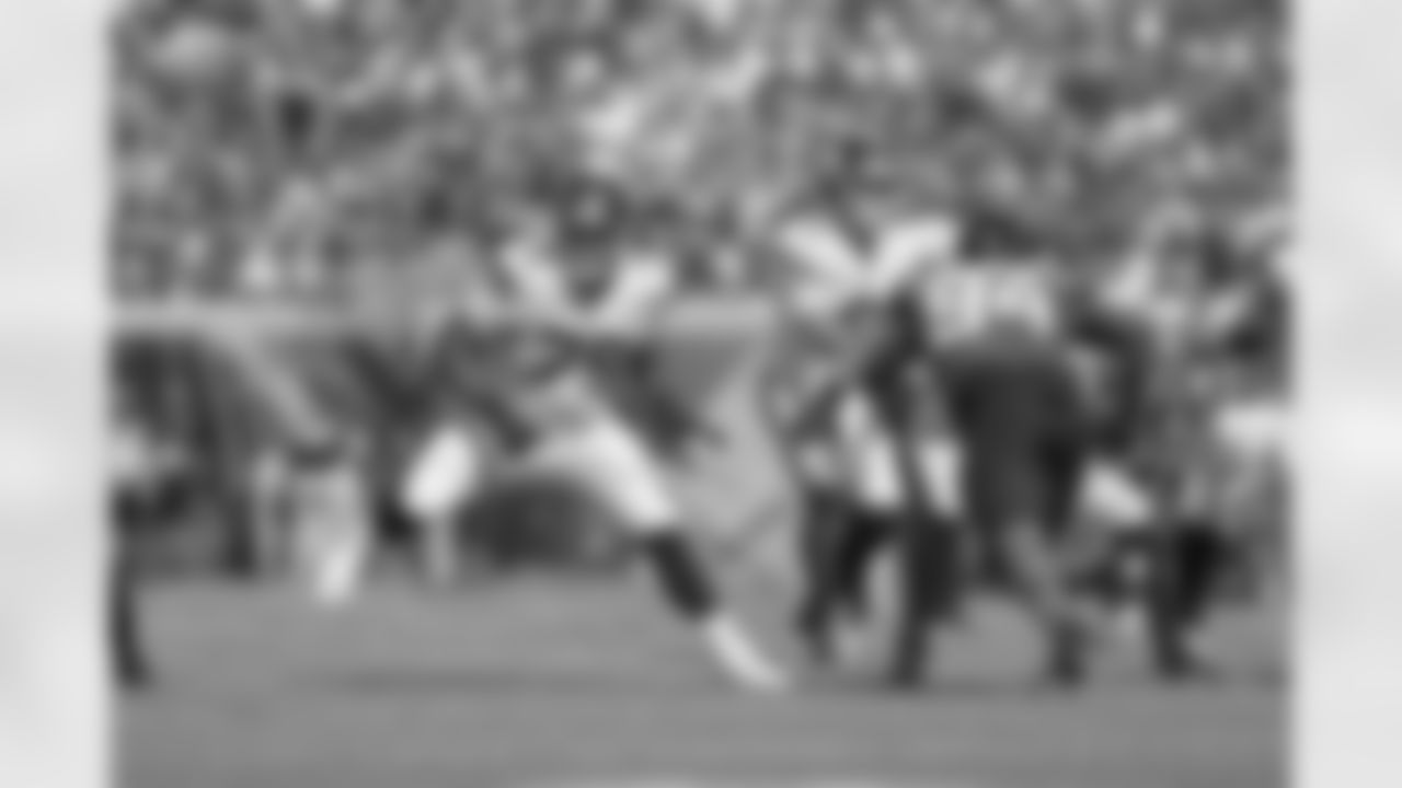 ELIMINATED - Giants OG Tyre Phillips