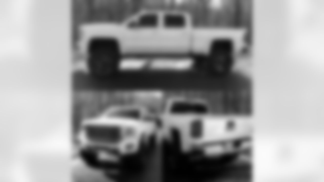 brandonw66[Brandon Williams]: I call her Delilah!!!! #GMC #DenaliHD #Deisel 6.5 inch lift #BDS #NittoTrailGrapplers #RockstarWheels #AMP Power Running Boards #BadgesDeleted @alloffroading @dieseltruckaddicts @truckhub