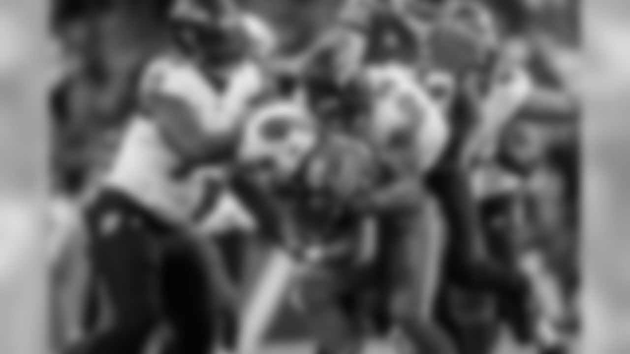 Bills_120819sh077