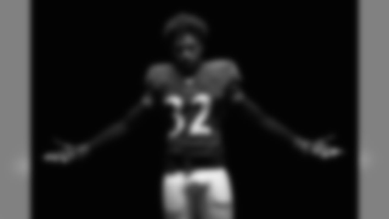 S DeShon Elliot