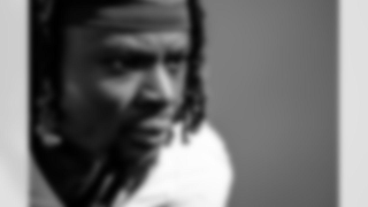 RB Gus Edwards