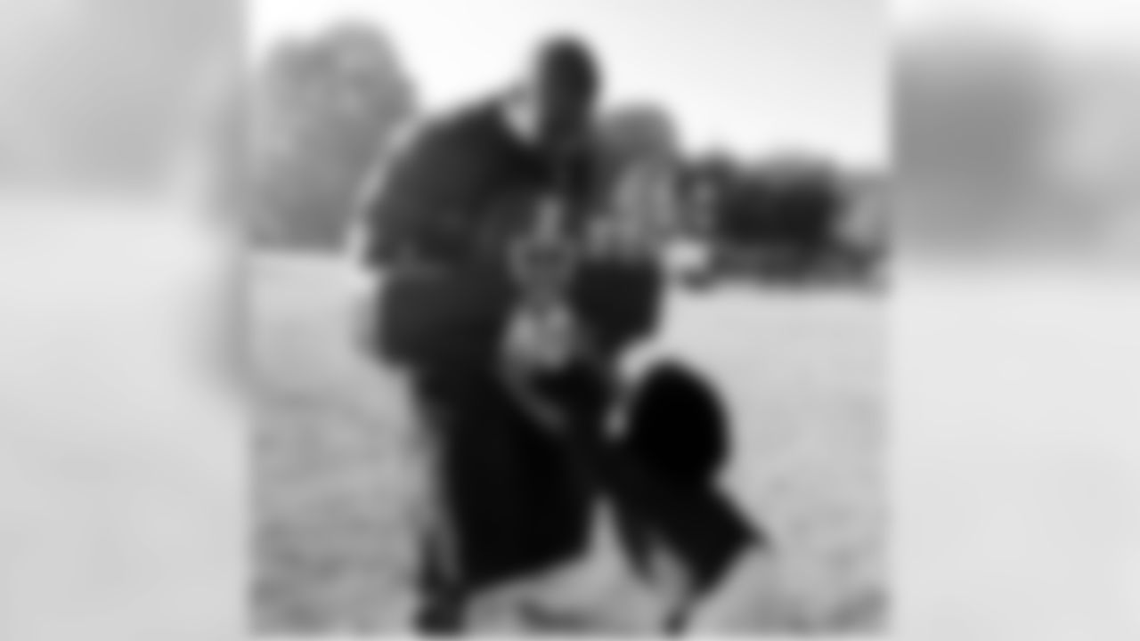 alevine41 [Anthony Levine]: Nothing like making a kid day!!! I had a great time #Play60