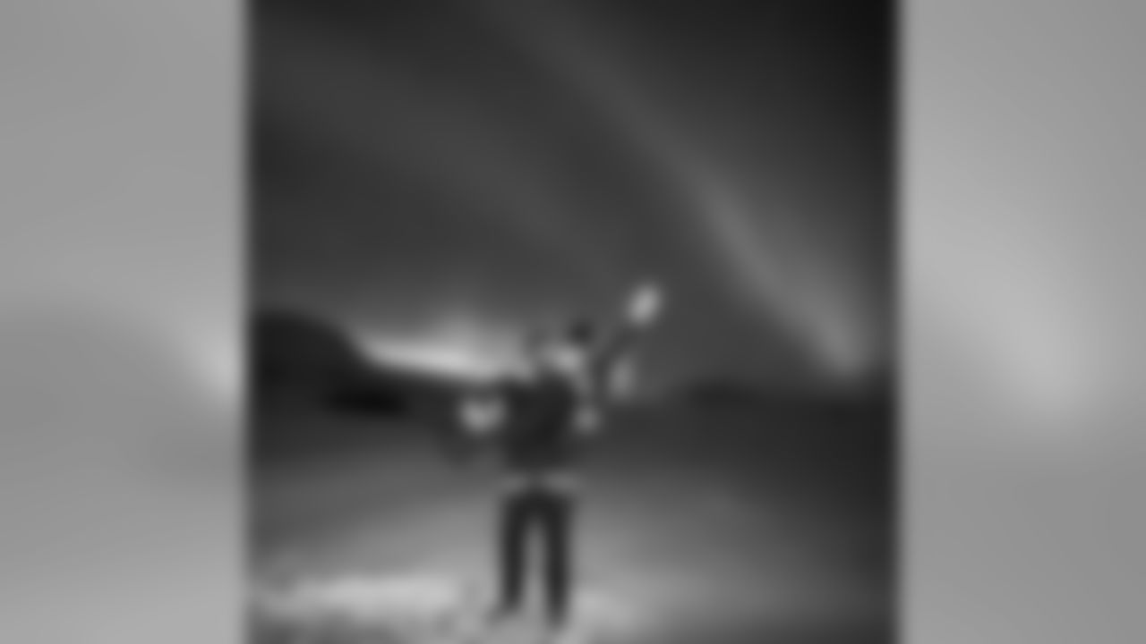 juicecheck44[Kyle Juszczyk]: This must be what they meant by green #prevpost #NorthernLights