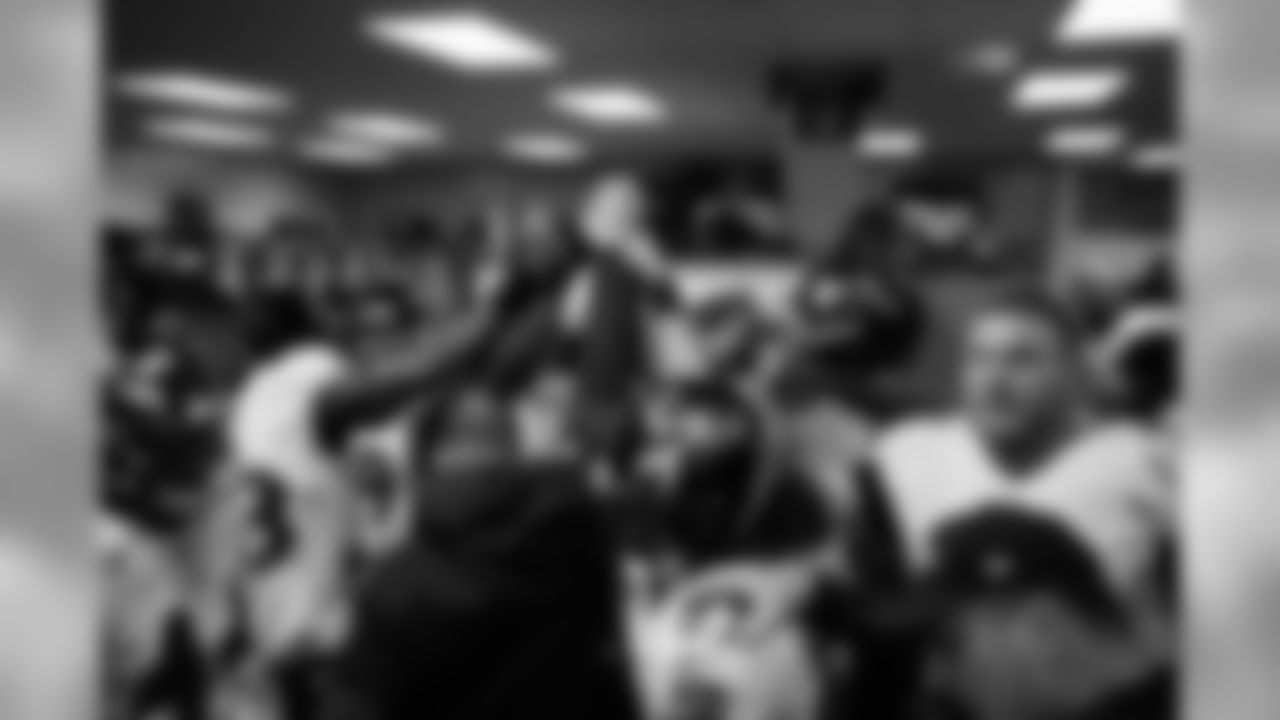 Bills_120819sh050