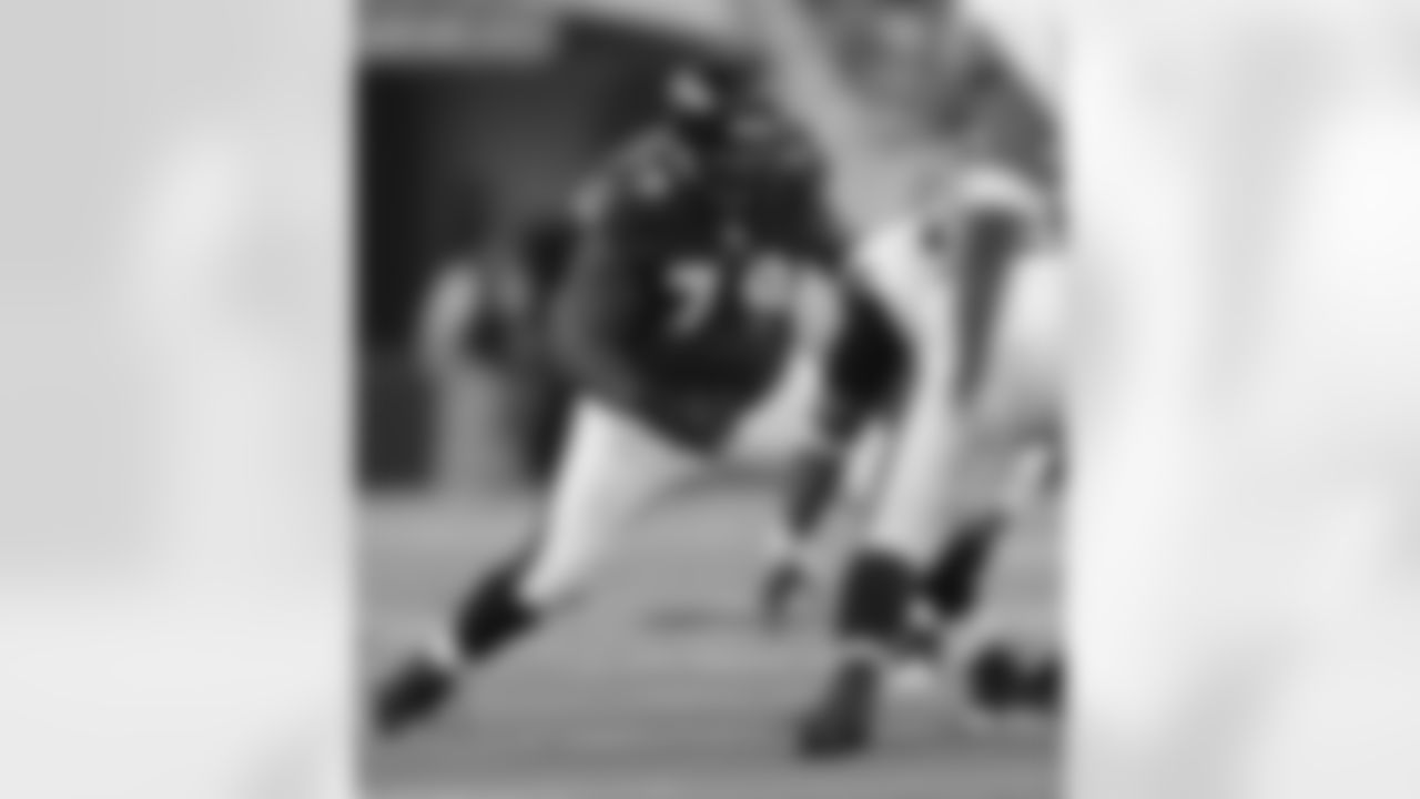 Needing an upgrade at right tackle, the Ravens signed Anderson to a three-year, $11 million deal just two days before their regular-season opener.  Anderson didn't play in that game, but went on to play in 14 and start 11. The former four-time Pro Bowler protected rookie quarterback Joe Flacco and was a big factor in the run game as well.