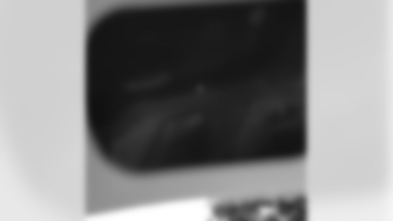 realaustinhoward77 [Austin Howard] Got a couple pics of the Eclipse thru these eclipse glasses... Not bad! #Eclipse #Eclipse2017