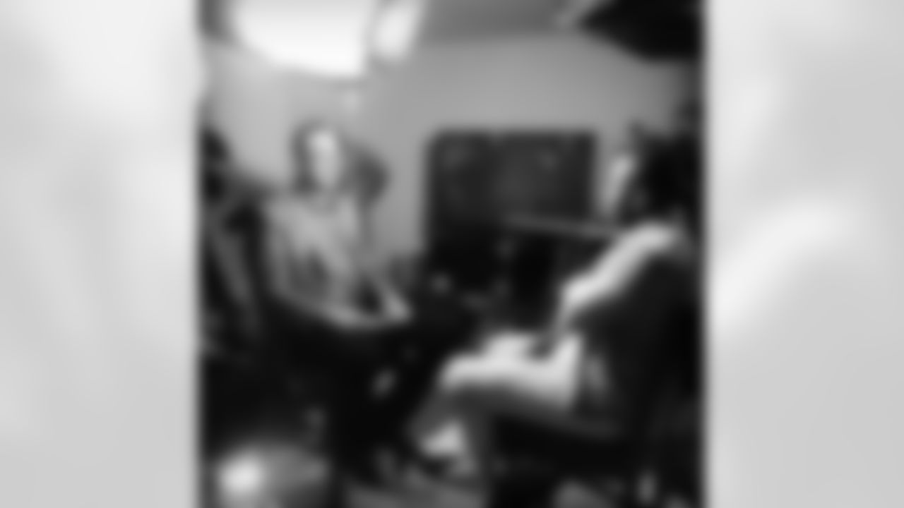 jforsett[Justin Forsett]:Just wrapped up an interview with my guy @MikeSilver Check it out on Sunday on the NFL Network