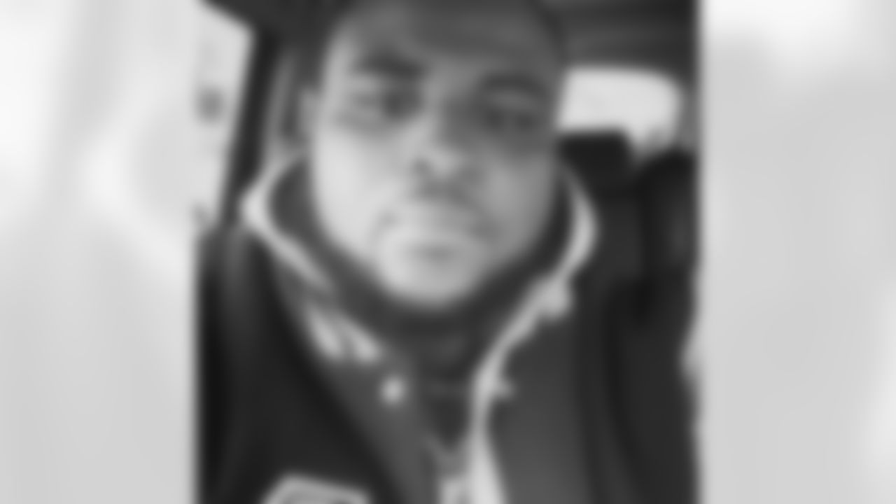 brandonw_66[Brandon Williams]:Pulled out my old letterman jacket and heeded to the #MOSO Game