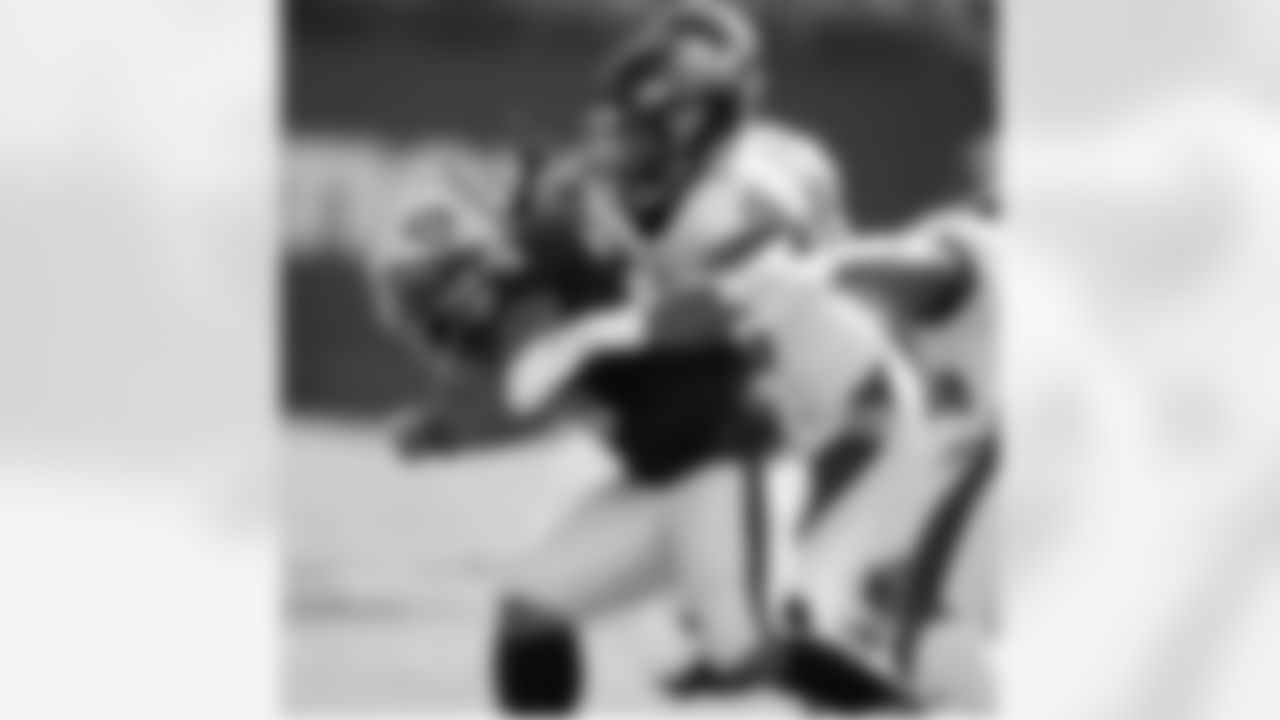 man_dammn9 [Matthew Judon] Back to being the bullies.