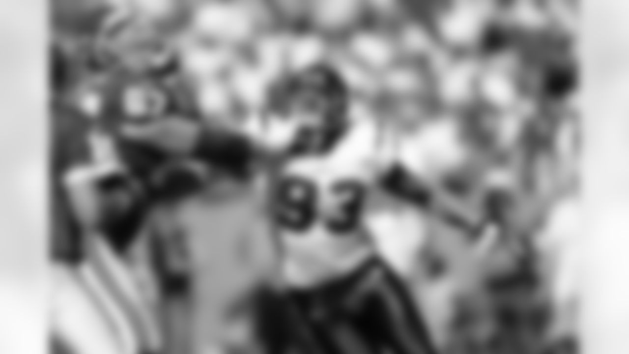 2004, No. 27 – DE Jason Babin, Houston Texans