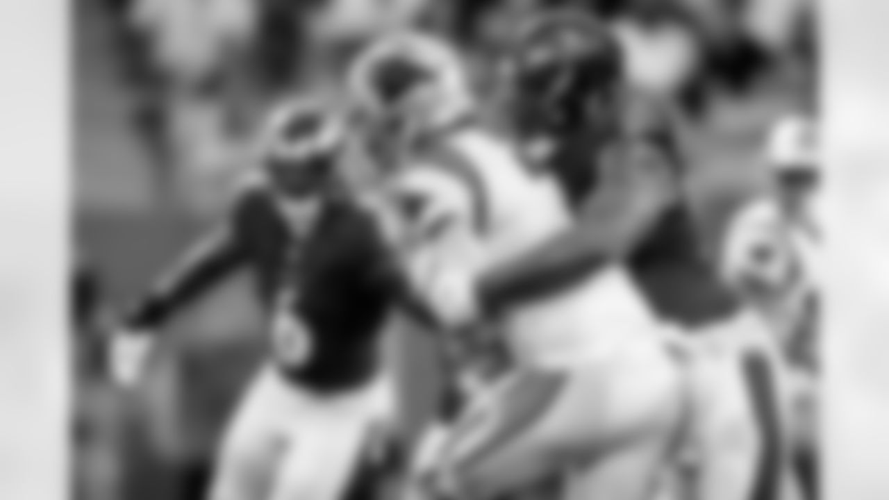 OLB Chris Smith sacks Panthers' QB Will Grier