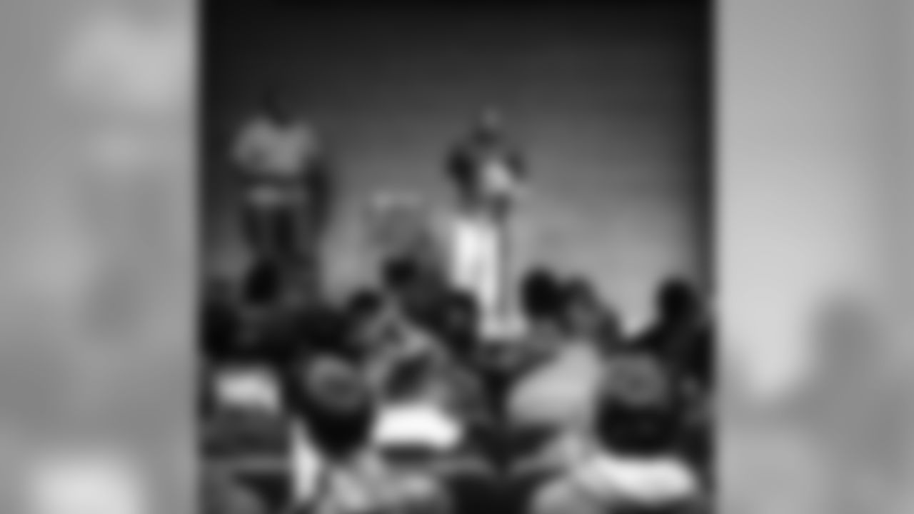 jforsett[Justin Forsett]:Had an amazing time speaking at Mount Airy Bible Church tonight!