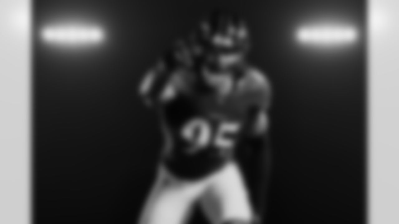 DE Tavius Robinson