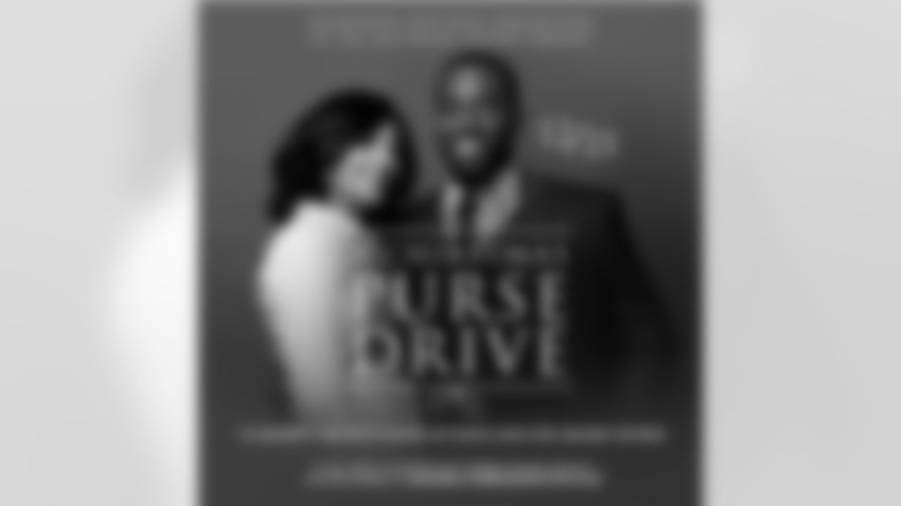 arr2four[Kyle Arrington]: If you wish to donate please contact @thebrandarch @thebrandarchitects as well for any questions. Purses can be filled on your own with toiletries and necessities. Anything helps, we appreciate it!